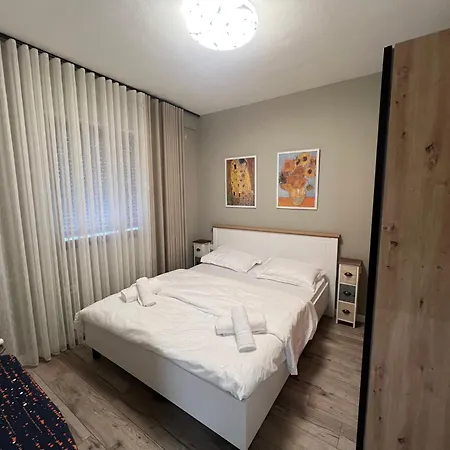 דירה Center Cozy 2 טיראנה