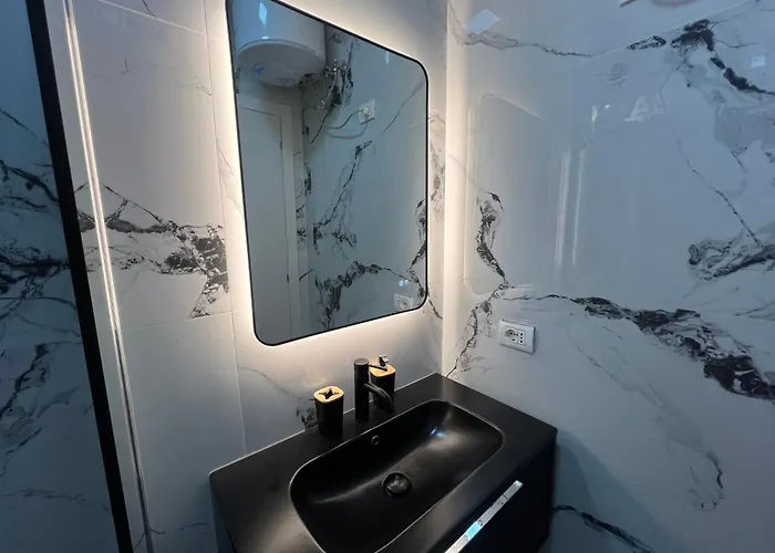 شقة Center Cozy 2 *