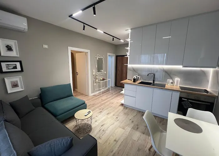 Center Cozy 2 * تيرانا